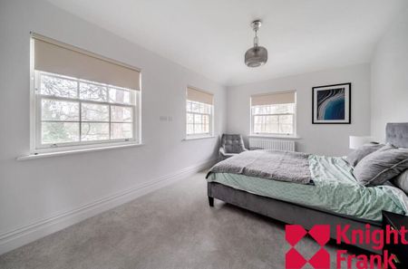 A brand new furnished four bedroom, detached house situated in the desirable Berkeley Homes development of Sunningdale Park - Photo 2
