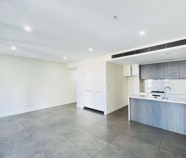 2 bedrooms apartment filled with sunlight, with two super spacious ... - Photo 5