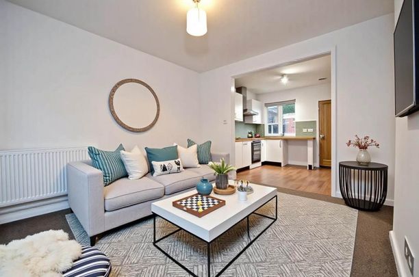 3 bedroom end of terrace house to rent - Photo 1