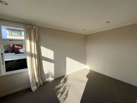 Harmonious home on Hereford - Photo 4