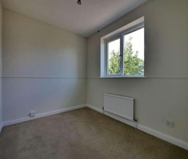 Coates, GL7 - Photo 4