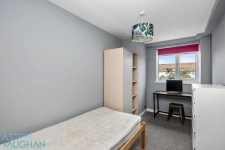 6 bedroom end of terrace house to rent - Photo 3