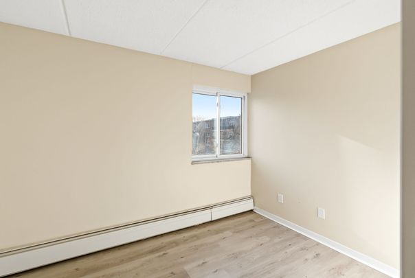 For Lease - 196 Scott Street Unit# 417, St. Catharines, Ontario - Photo 1