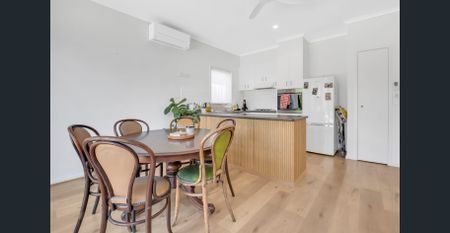 Charming home in a prime Preston location. - Photo 3