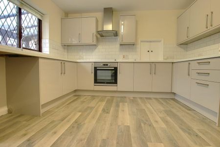 3 bedroom detached bungalow to rent - Photo 5