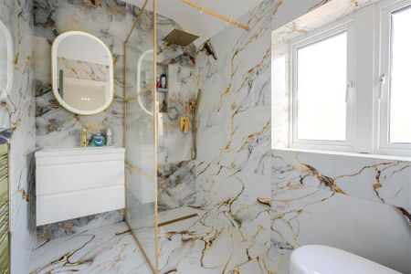 3 bedroom terraced house to rent - Photo 3