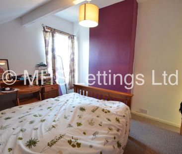4 Bedroom End Terraced House for rent in Harold Walk - Photo 2