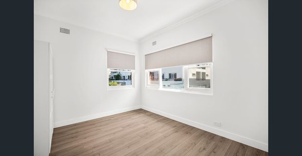 Chic 1-Bedroom Apartment – Freshly Renovated – Cronulla - MOVE IN BEFORE CHRISTMAS ! - Photo 1