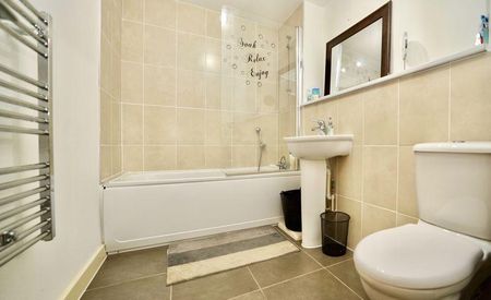 2 bedroom ground floor maisonette to rent - Photo 5