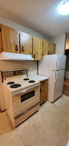 Fantastic Find! Well Maintained Building! Spacious 2 BED Apartment - Photo 2