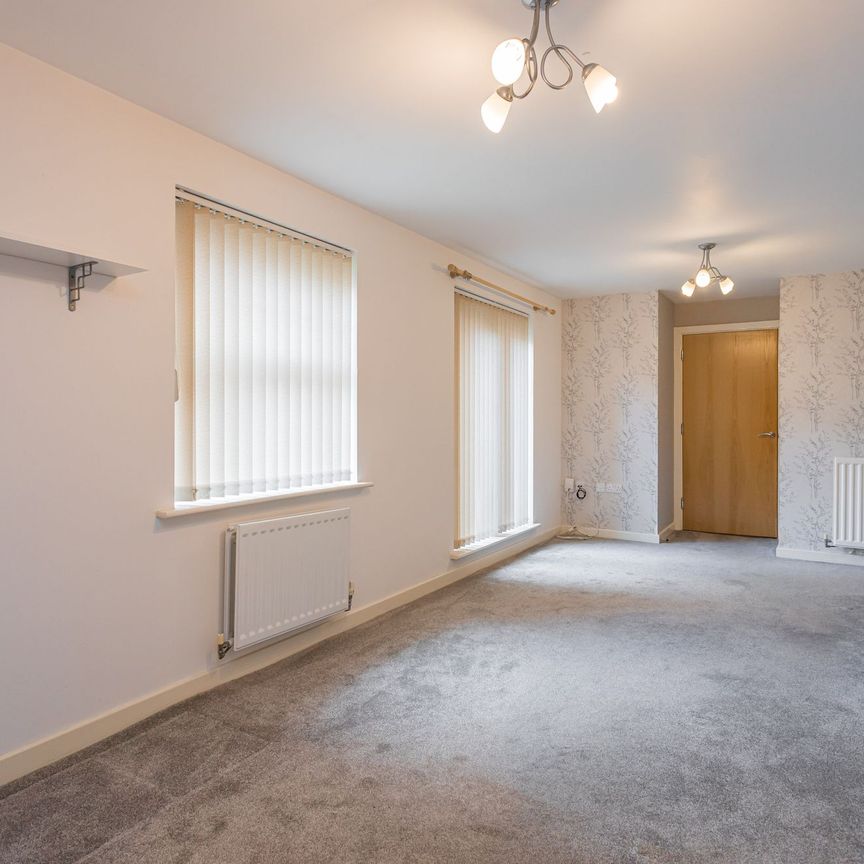 Woodfield Road, Woodfield Lodge Woodfield Road, RH10 - Photo 1