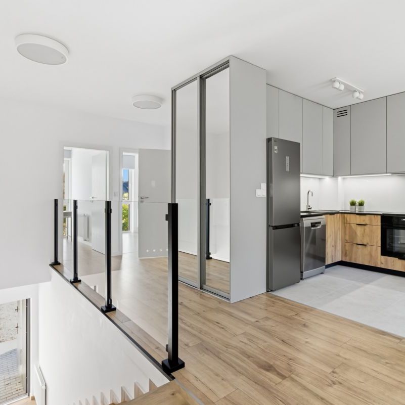 Nowoczesny apartament z dużym tarasem - Photo 1