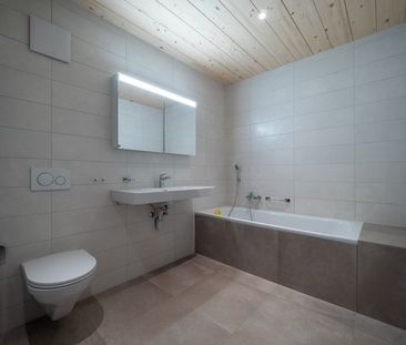 4.5 Zimmerwohnung. im 1. Stockwerk von 122 m2 inklusive zwei Lauben... - Photo 4