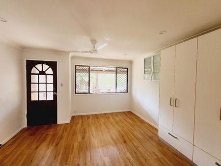 Dual-Living 5-Bedroom Home in North Maclean - Photo 3