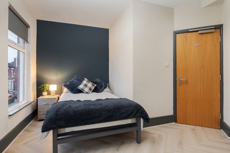 4 Bed End Terrace, Maxton Road, L6 - Photo 4