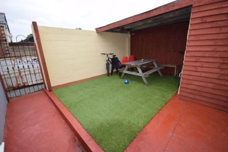 To Rent Parker Road, Winton, Bournemouth, BH9 £2,450 pcm Tenancy Info - Photo 5