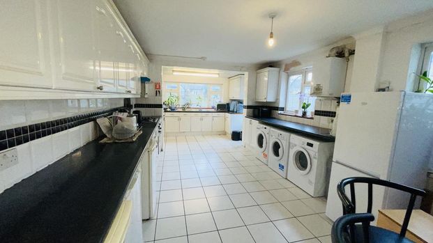 House share to rent - Photo 1