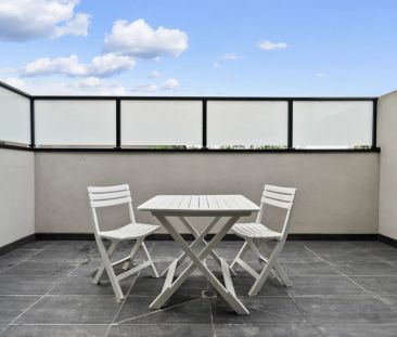 Light Filled Luxury - Photo 4