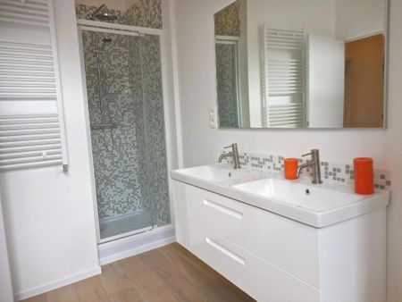 Vlotte verbinding met het centrum - Photo 5