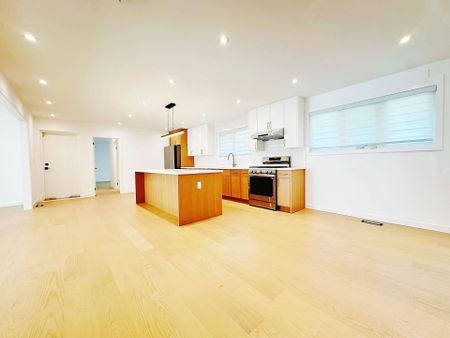 For Lease - 2417 Mississauga Road Unit# Main, Mississauga, Ontario - Photo 3