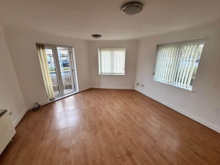 2 bedroom flat to rent - Photo 2