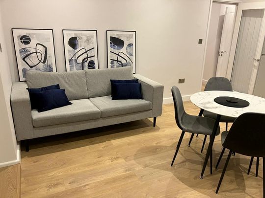 4 Bed Flat, Maurice House, SW9 - Photo 1