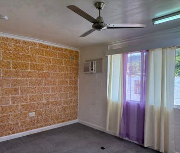 LARGE FAMILY HOUSE- 4 BEDROOMS-1 BATHROOM & POOL - Photo 6