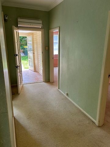 Charming 3BR Home in Fairfield! - Photo 2