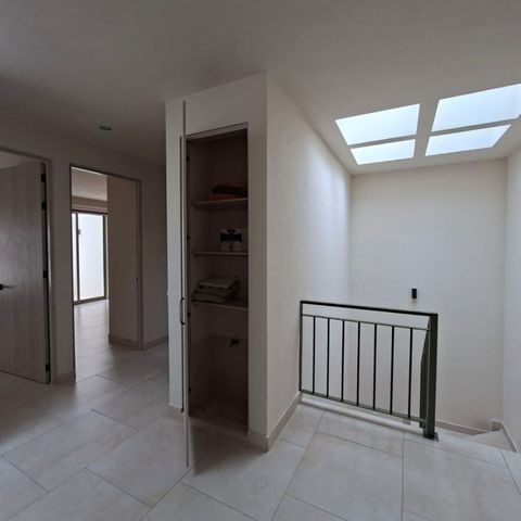 CASA EN RENTA LYRATA RESIDENCIAL LEON, GTO | ZONA NORTE SOBRE BLV. HIDALGO,UBICADA EN ESQUINA. - Photo 1