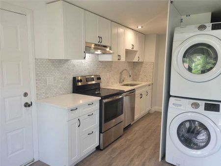 For Lease - 726 Grandview Drive Unit# Main, Oshawa, Ontario - Photo 2