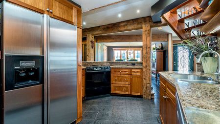 For Lease - 1084 Coughlin Road, Springwater, Ontario - Photo 5