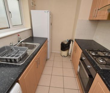 4 bedroom terraced house to rent - Photo 5