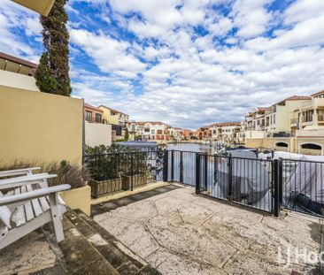 Two-Bedroom Villa in Gated Port Bouvard Island with a Boat Pen! - Photo 6