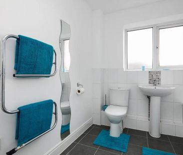 2 bedroom flat to rent - Photo 5