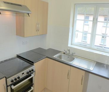 1 bedroom retirement property to rent - Photo 6