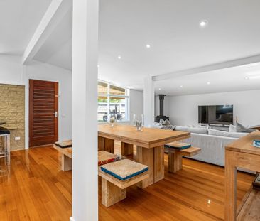 Coastal Charm Just Minutes from the Heart of Town - Fully Furnished - Photo 3