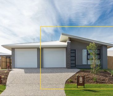 3 BEDROOM DUPLEX WITH DECENT SIZED BACK YARD - Photo 4