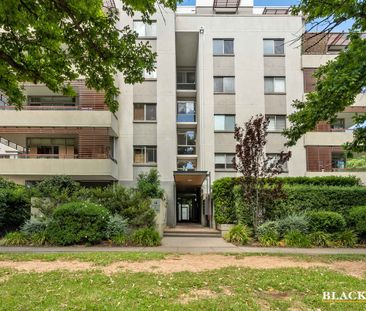 Ground floor courtyard apartment in The National - Photo 5