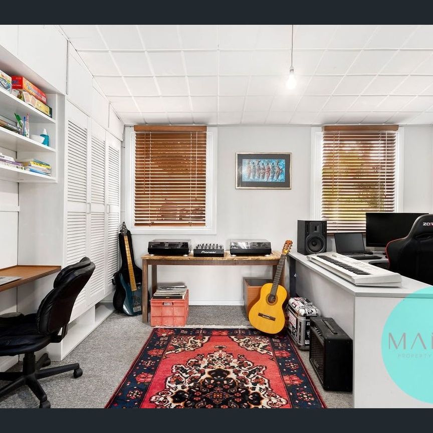 Gorgeous share house! ALL Bills included! Furnished! - Photo 1