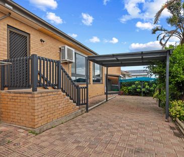 Family Home with Sweeping Coastal Views & 5kw Solar System - Photo 1