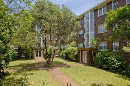 Sunny, Spacious Apartment in Quiet Killara Setting - Photo 2