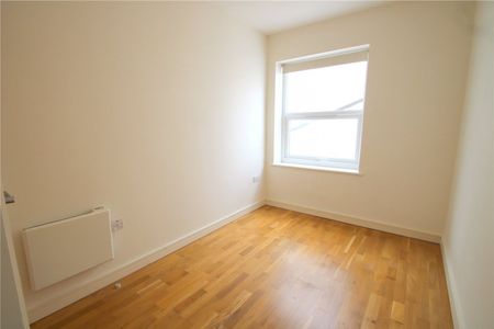 St Johns Lane, - Photo 2