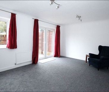 4 Bed Terraced House, Poppy Close, LU3 - Photo 2