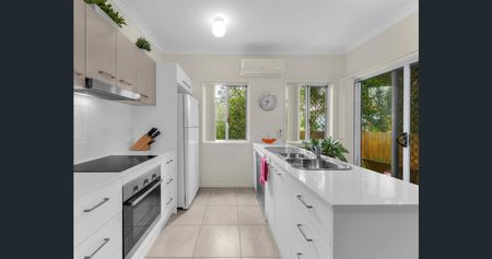 Bright, Modern & Ideally Located - Your Perfect Capalaba Home - Photo 4