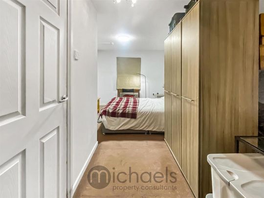 1 bedroom in a house share to rent - Photo 1