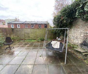 3 bedroom flat to rent - Photo 2