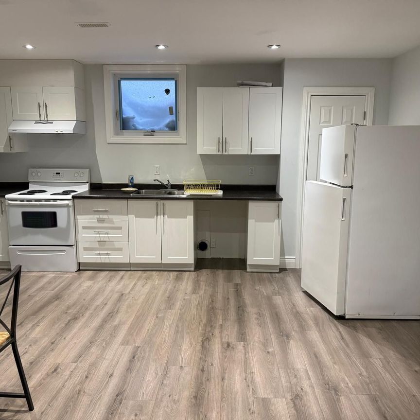 For Lease - 5 Amber Crescent Unit# Basement Unit B, Toronto, Ontario - Photo 1