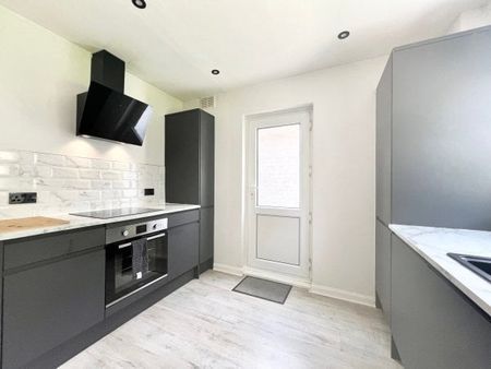 Fernwood Crescent, Wollaton, NG8, Property for rent - Photo 3