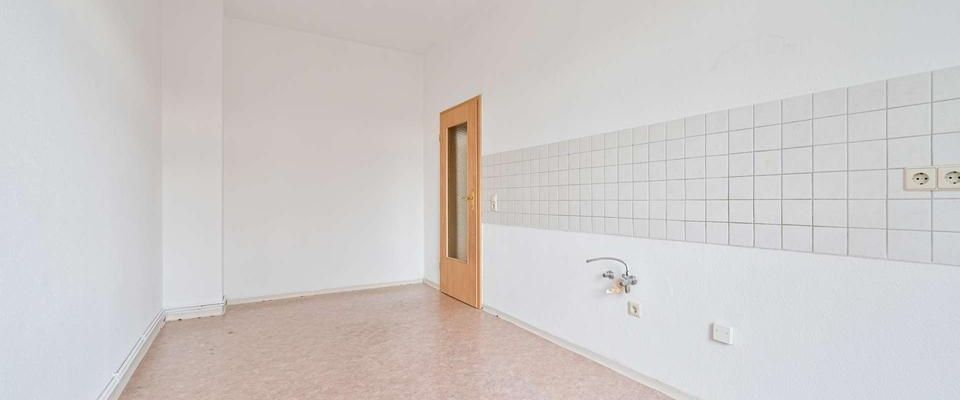 Charmante 2-Raum-Wohnung in der 1.Etage – Denkmalgeschützt in Chemnitz-Gablenz! - Photo 1