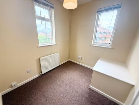 3 bedroom semi-detached house to rent - Photo 5